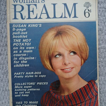 WOMANS REALM  MAGAZINE DECEMBER 1965
